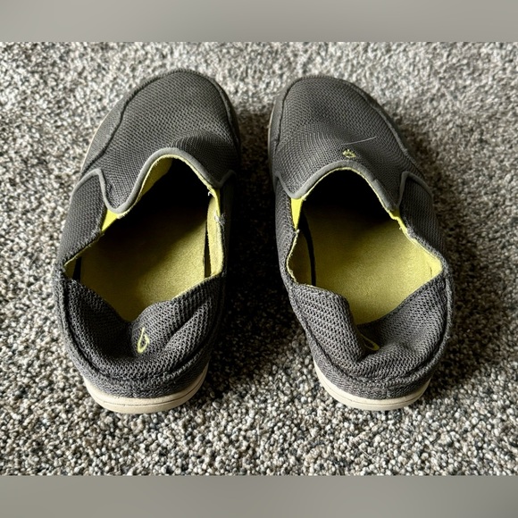 Boys Youth OluKai Slip On Size 1 Grey with Green Accent - Great Brand - - Picture 7 of 9
